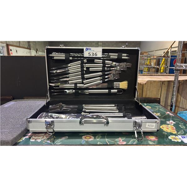 STAINLESS STEEL BARBEQUE SET IN A HARD TRANSPORT CASE