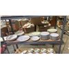 Image 3 : GERMAN PORCELAIN DINNERWARE SET - APPROX. 96 PIECES