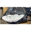 Image 5 : PALLET OF ASSORTED PILLOWS, BEDDING, TOWELS, SOCKS & MORE