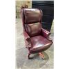 Image 2 : LEATHER-LIKE HIGH BACK ROLLING SWIVEL CHAIR WITH NAIL HEAD DETAIL