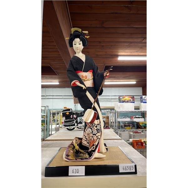 15" TALL GEISHA FIGURINE ON A 8.5"W X 7"S X 1"T STAND