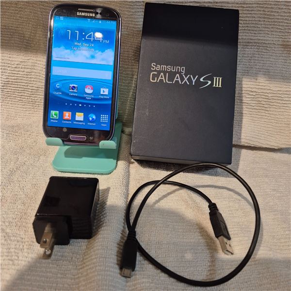 SAMSUNG S3 SMARTHPONE WITH BOX, MANUAL, CHARGER - TESTED WORKING, UNKNOWN NETWORK