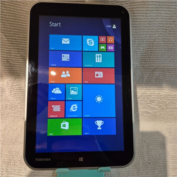 TOSHIBA ENCORE 32 GB WINDOWS TABLET WITH CHARGING CABLE