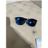 Image 1 : Oakley frog skins LITE sunglasses