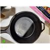 Image 2 : Lodge  2 pc cast-iron, frying pans
