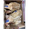 Image 1 : Baseball gloves