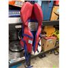 Image 1 : Youth life jacket 60th and 90 pounds