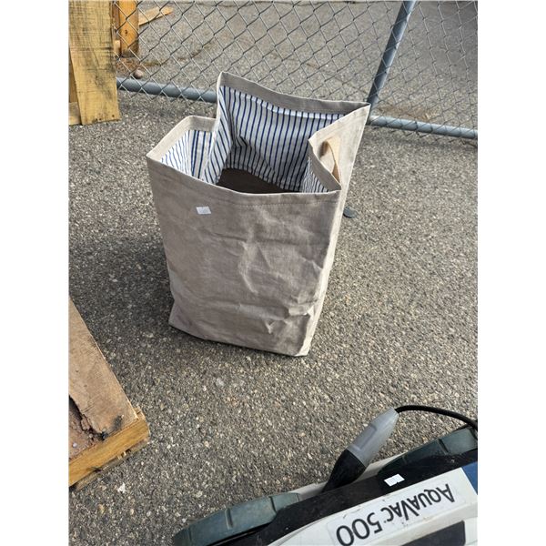 AGGO laundry basket