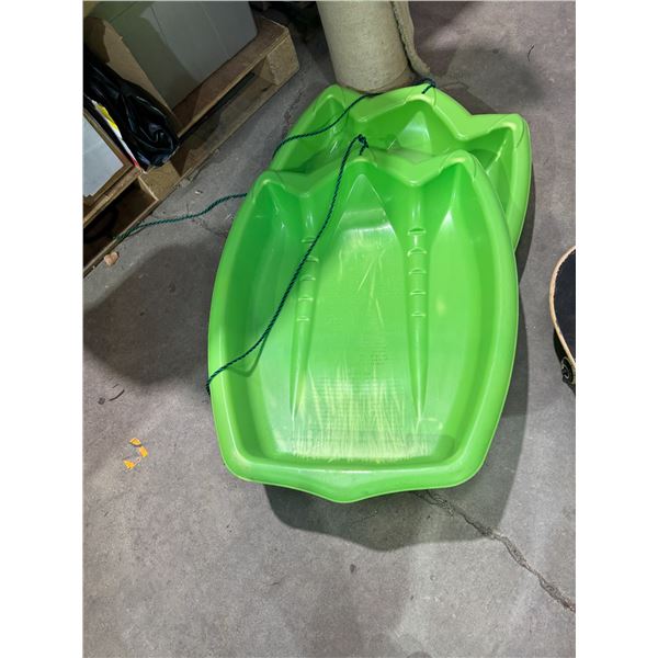 2 snow sleds