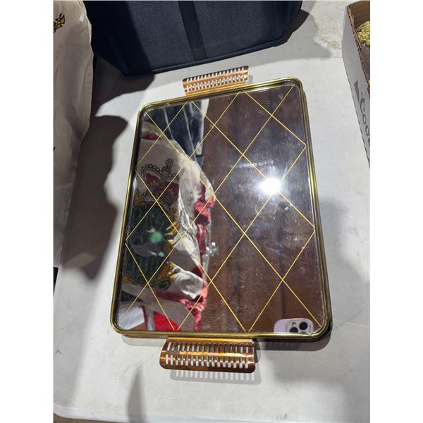 Vanity mirror