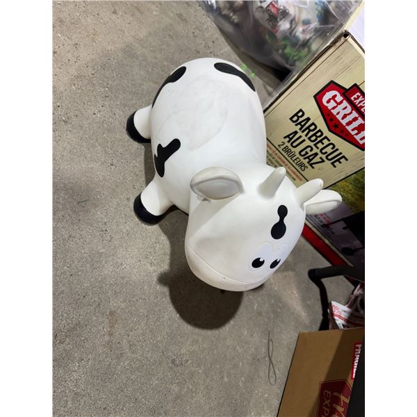 Baby bouncer cow