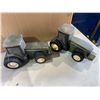 Image 2 : John Deere tractor garden decor
