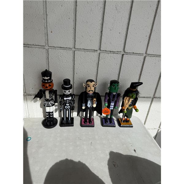 Halloween characters