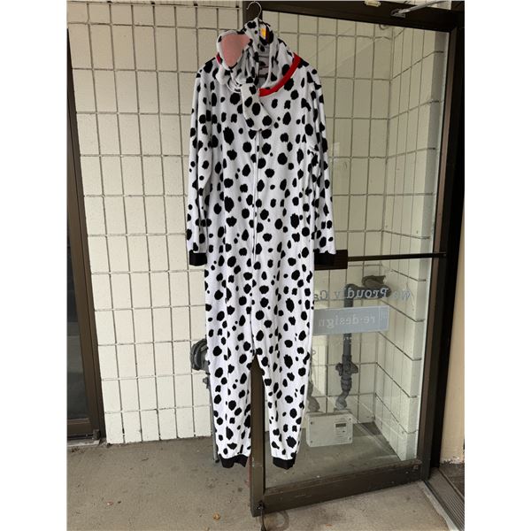 Costume size not shown adult size