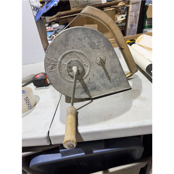 Vintage rotating grinding tool