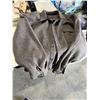 Image 1 : Jacket size large?