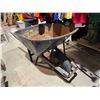 Image 2 : Wheel barrel