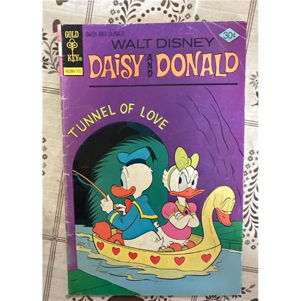 Walt Disney Daisy and Donald #23 Gold Key Comic Book (May, 1977)