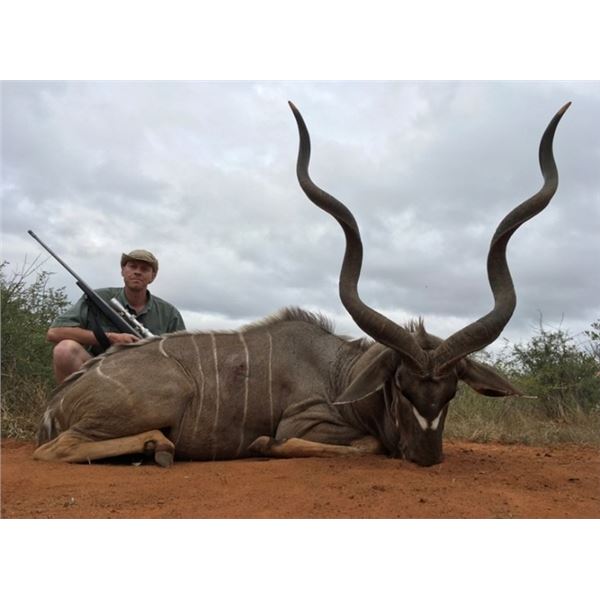 KUVHIMA SAFARIS IS OFFERING YOU THIS SAFARI IN LIMPOPO PROVIDENCE OF SOUTH AFRICA FOR TWO HUNTERS