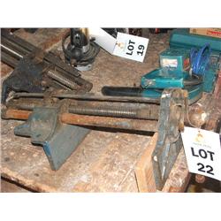 2 X WOODWORKING BENCH VICE