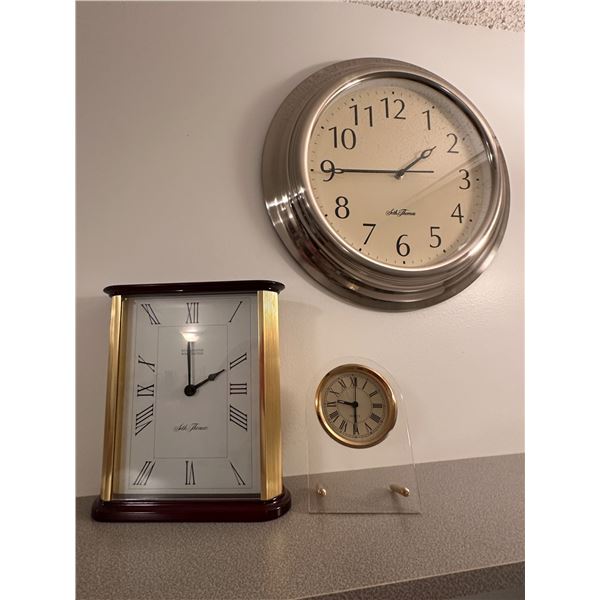 Clocks Lot (3)