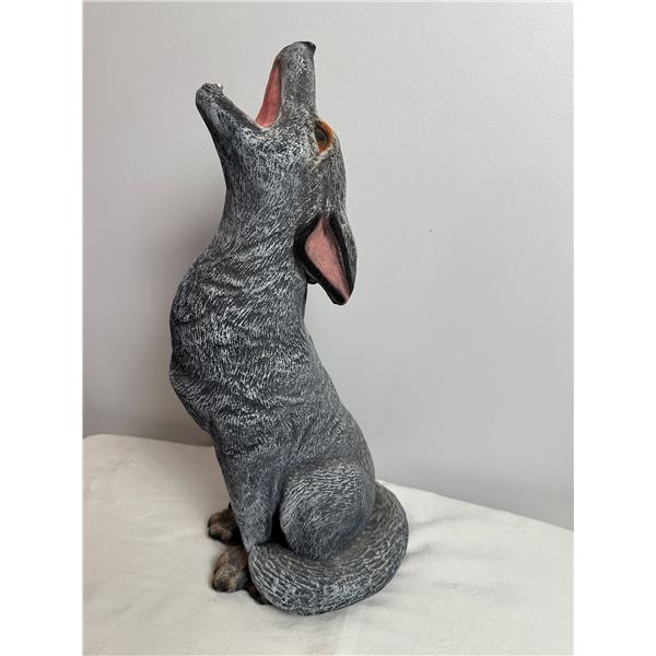 Coyote Outdoor Decor