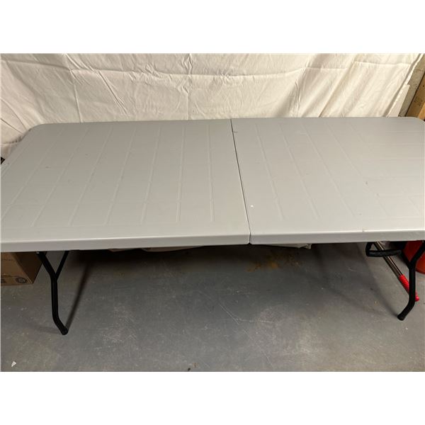 6' Gracious Living Folding Table
