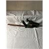 Image 1 : Black & Decker 16" Hedge Trimmer