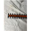 Image 3 : Black & Decker 16" Hedge Trimmer
