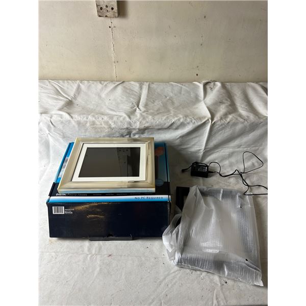 Pandigital 10.4" Photo Frame