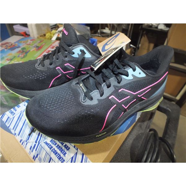 Ladies Asics Size 8 Running Shoes