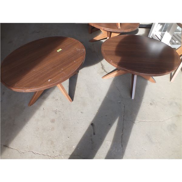 4 Wooden Oval Tables