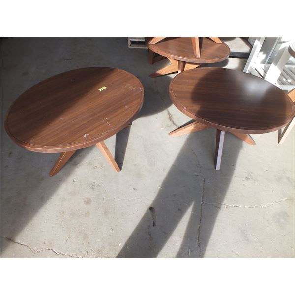 4 Wooden Oval Tables