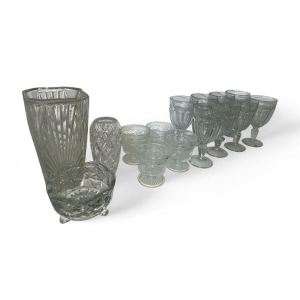 Group of assorted crystalware/glassware