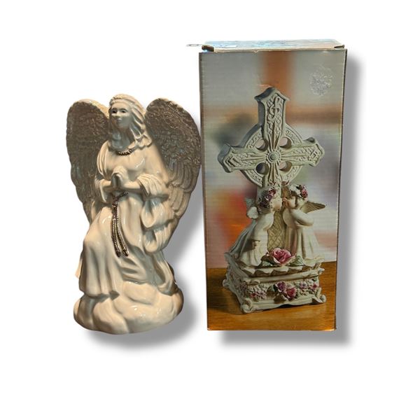 2pc porcelain decor figurines