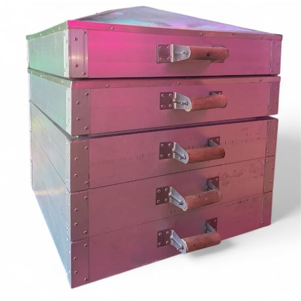 Commercial large stackable steam trays with 4 lids