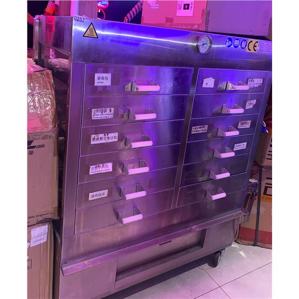 Commercial display steamer with castors