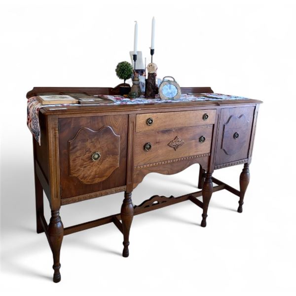 Antique wooden buffet/sideboard - approx. 5ft length x 21in depth x 40in height