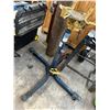 Image 1 : Napa 1000 LB Cap Transmission Jack
