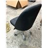 Image 2 : Black Contemporary New Secretarial Chair