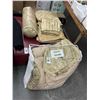 Image 1 : Gold Comforter Set