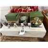 Image 2 : Asst. Christmas Figurines, Décor Hallmark/Dept. 56