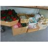 Image 1 : Asst. Holiday Décor - Large Lot