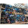 Image 1 : 5-Flat of Fashion Sunglasses - 5 X $