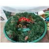 Image 2 : Wreath w/Bin, Holiday Ornaments/Décor