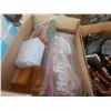 Image 3 : Asst. Christmas/Figurine Décor - 3 Bins