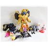 Image 1 : BOX OF ASSORTED FIGURES INCLUDES ROBLOX