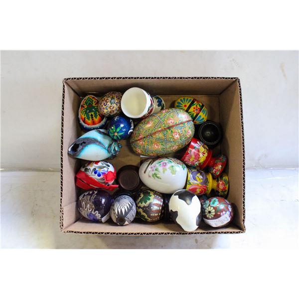 LOT OF COLLECTOR DECORATIVE EGGS