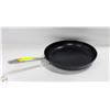 Image 1 : OXO GOOD GRIPS FRYING PAN 12"