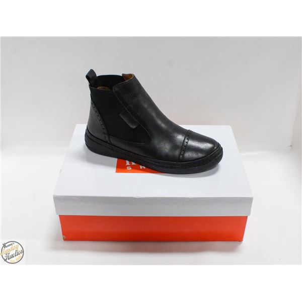 FREIGHT CLAIM: KUNITZ BANNERMAN BLACK SIZE 36 BOOT